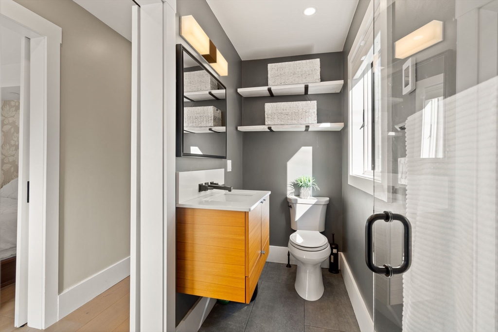 Nahant, Massachusetts, 01908, United States, 2 Bedrooms Bedrooms, ,2 BathroomsBathrooms,Residential,For Sale,1906833