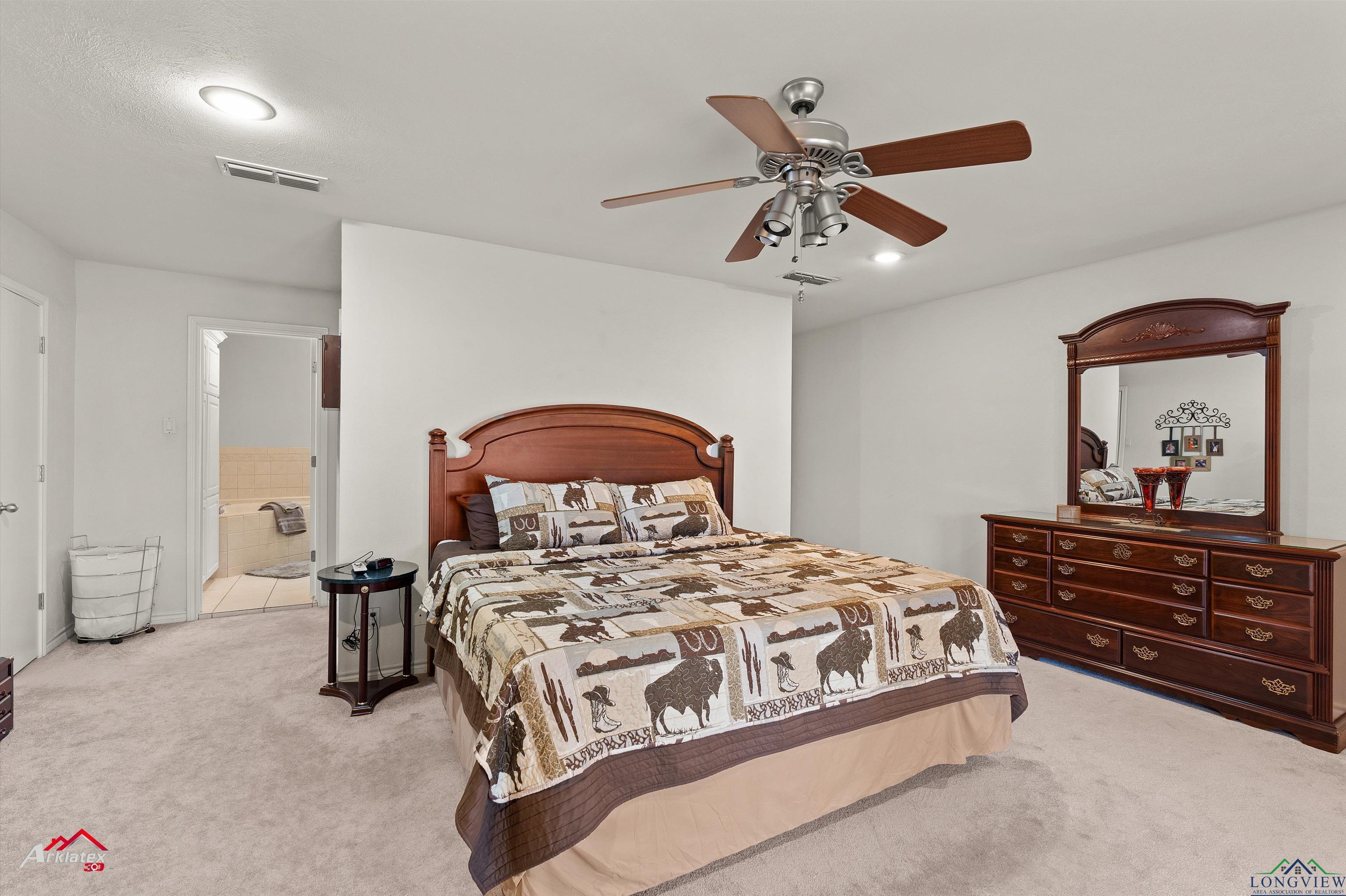 Marshall, Texas, 75672-4947, United States, 3 Bedrooms Bedrooms, ,4 BathroomsBathrooms,Residential,For Sale,1982293