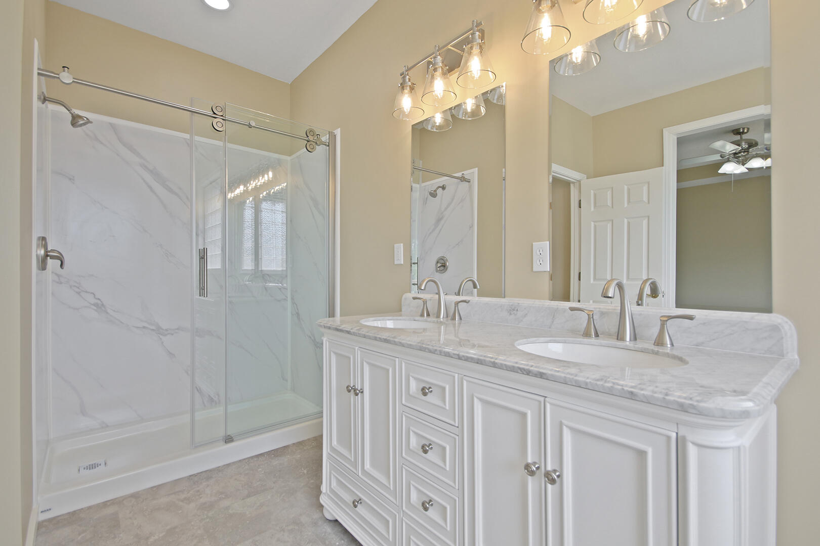 COLUMBIA, Missouri, 65203, United States, 5 Bedrooms Bedrooms, ,4 BathroomsBathrooms,Residential,For Sale,1934961