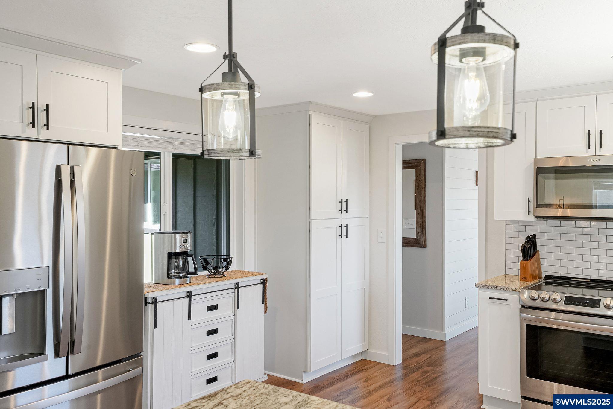 Salem, Oregon, 97304, United States, 3 Bedrooms Bedrooms, ,3 BathroomsBathrooms,Residential,For Sale,1967587