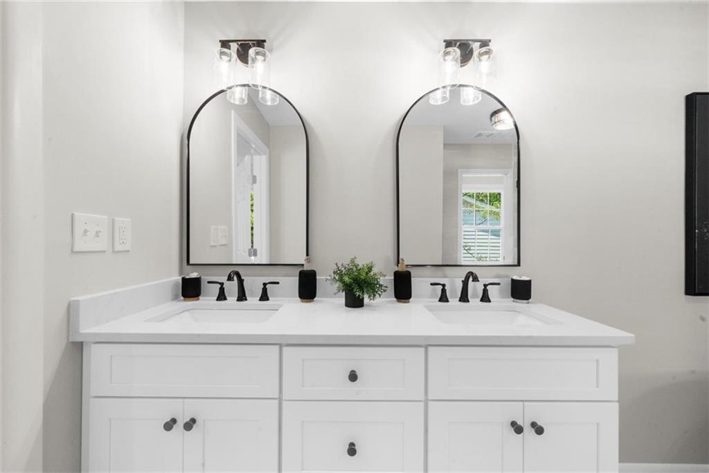 Atlanta, Georgia, 30328, United States, 4 Bedrooms Bedrooms, ,4 BathroomsBathrooms,Residential,For Sale,1917074
