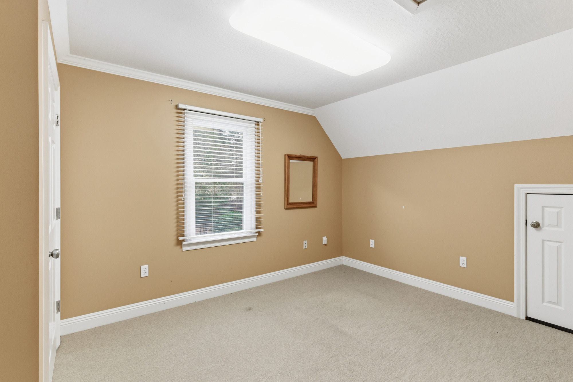 Hattiesburg, Mississippi, 39402, United States, 5 Bedrooms Bedrooms, ,7 BathroomsBathrooms,Residential,For Sale,2005414