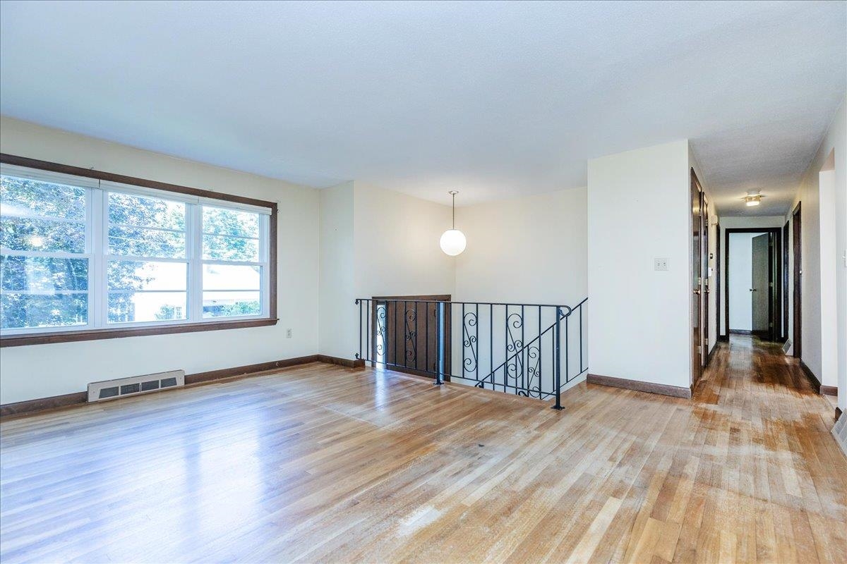 Merrimack, New Hampshire, 03054, United States, 3 Bedrooms Bedrooms, ,2 BathroomsBathrooms,Residential,For Sale,1937626