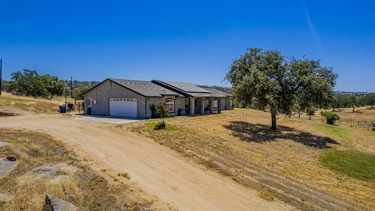 Raymond, California, 93653, United States, 4 Bedrooms Bedrooms, ,3 BathroomsBathrooms,Residential,For Sale,1976081