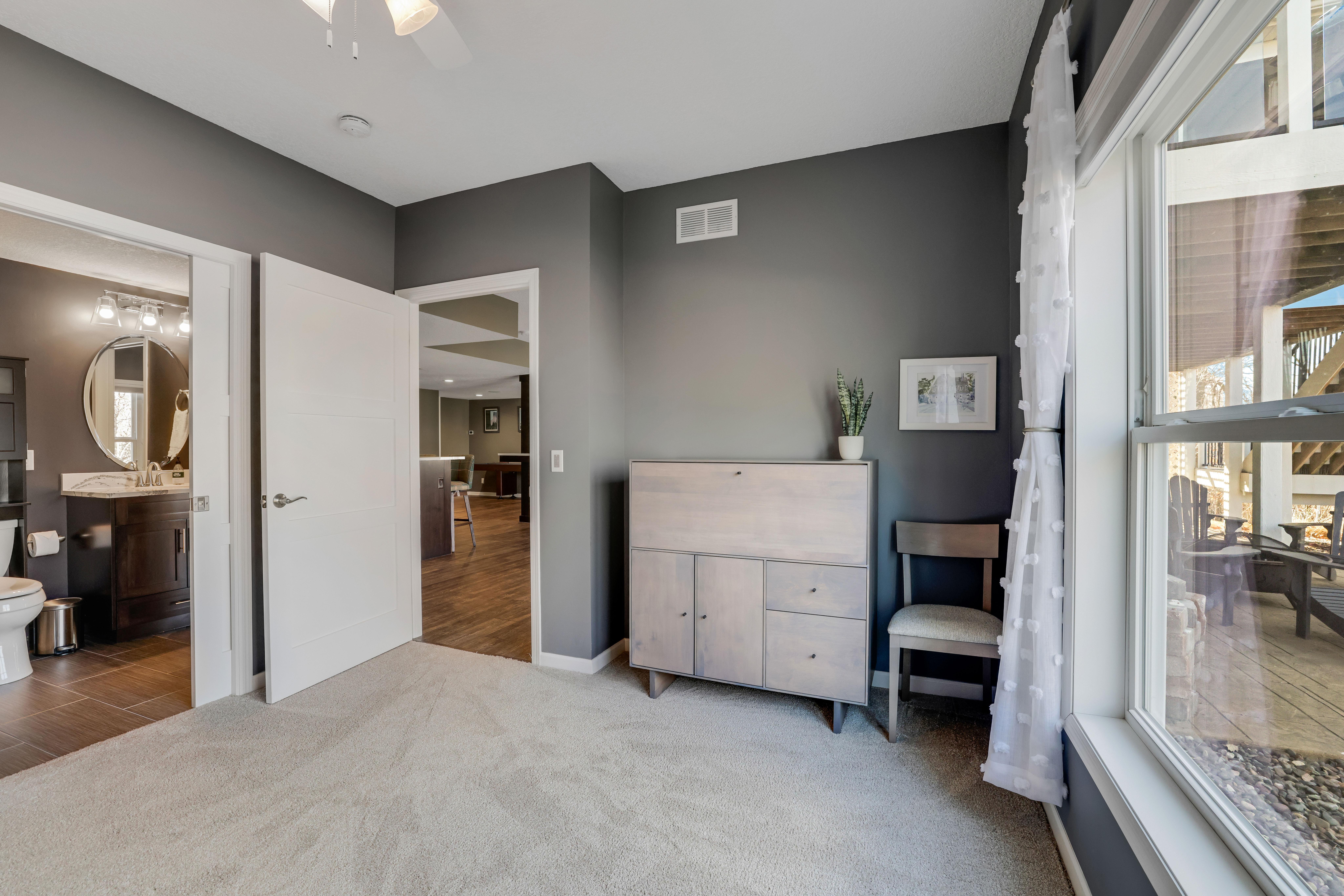  Refined Plymouth Retreat Backing to Nature - 物件實景