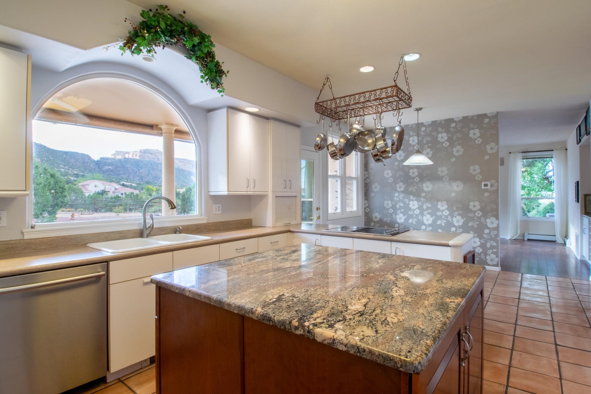 Grand Junction, Colorado, 81507, United States, 5 Bedrooms Bedrooms, ,3 BathroomsBathrooms,Residential,For Sale,1989085