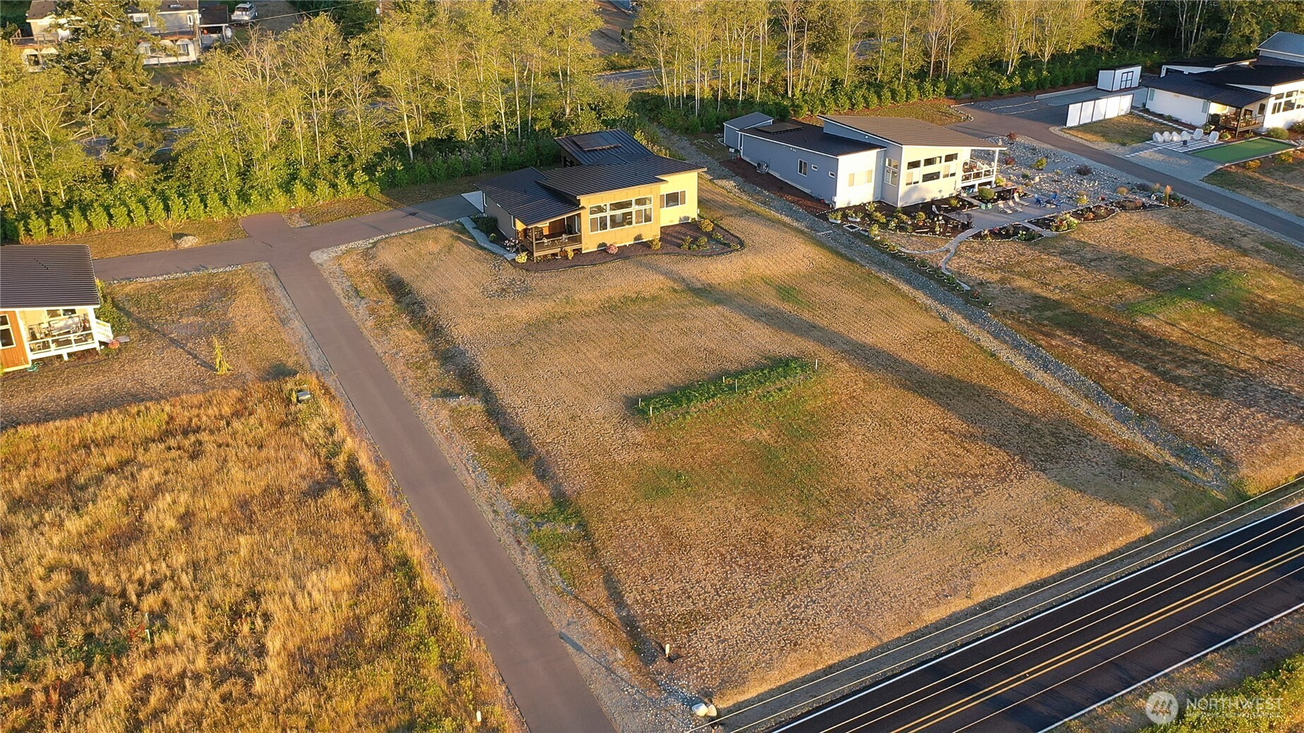 Camano Island, Washington, 98282, United States, 3 Bedrooms Bedrooms, ,2 BathroomsBathrooms,Residential,For Sale,1973716