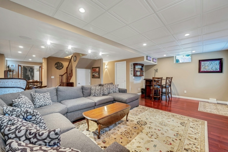 Morris Twp., New Jersey, 07960, United States, 4 Bedrooms Bedrooms, ,4 BathroomsBathrooms,Residential,For Sale,1989461