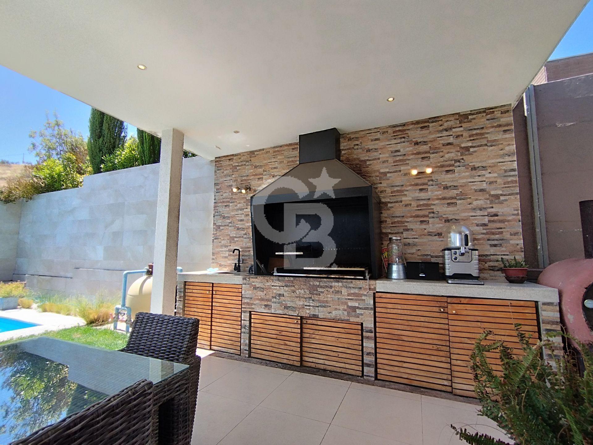 Colina, Chile, 5 Bedrooms Bedrooms, ,4 BathroomsBathrooms,Residential,For Sale,1998883