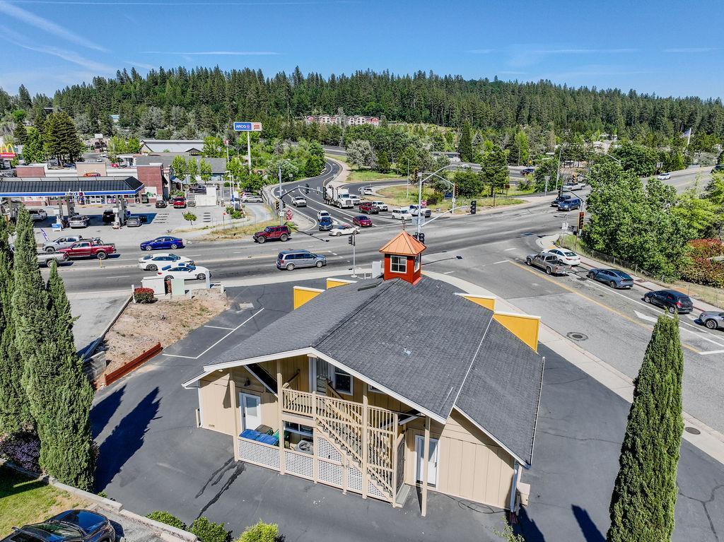 Grass Valley, California, 95945, United States, 2 Bedrooms Bedrooms, ,3 BathroomsBathrooms,Residential,For Sale,1976579