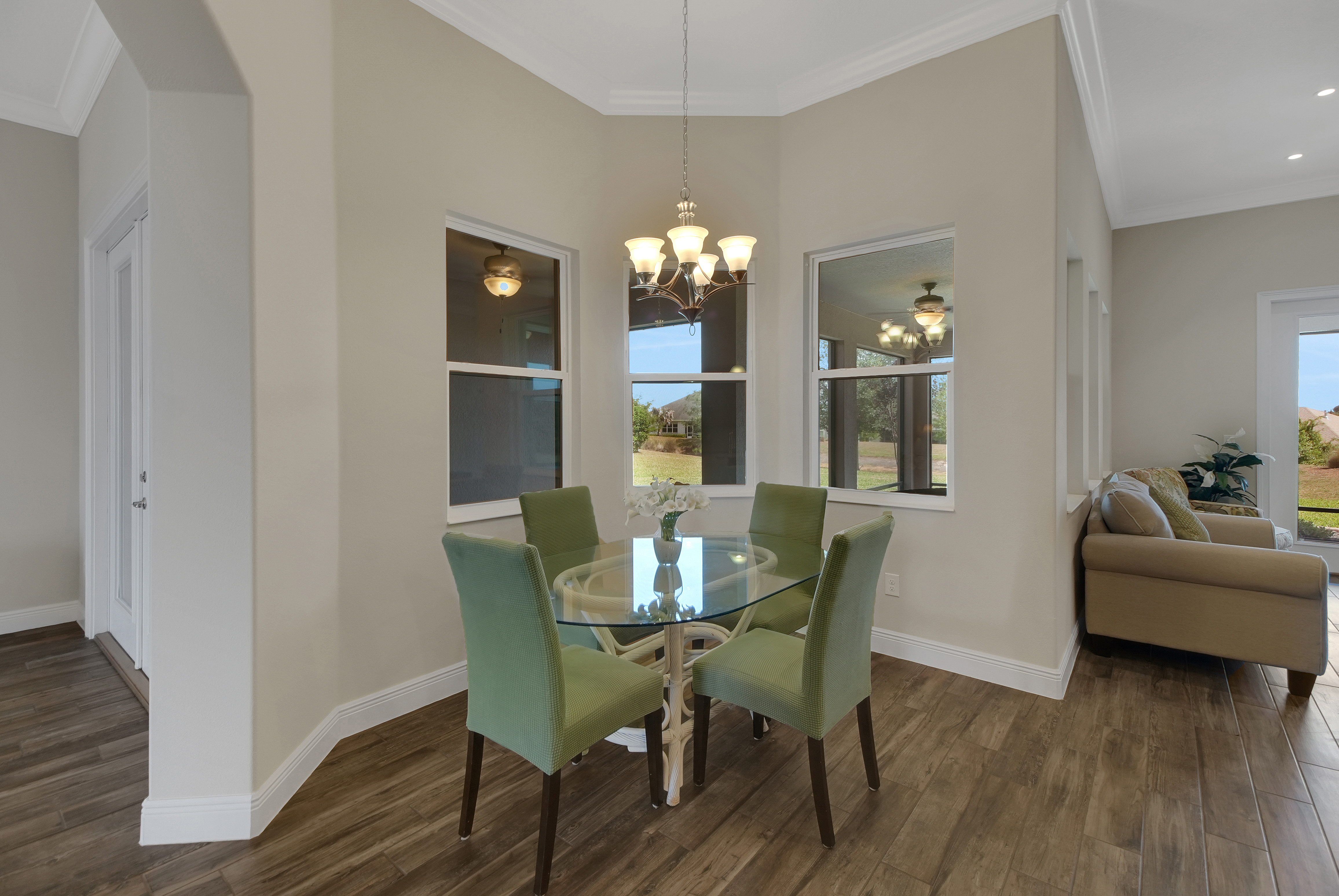 Lady Lake, Florida, 32159, United States, 4 Bedrooms Bedrooms, ,3 BathroomsBathrooms,Residential,For Sale,2001530