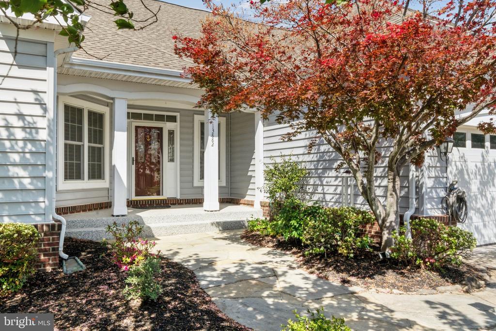 Gainesville, Virginia, 20155, United States, 3 Bedrooms Bedrooms, ,4 BathroomsBathrooms,Residential,For Sale,1896801