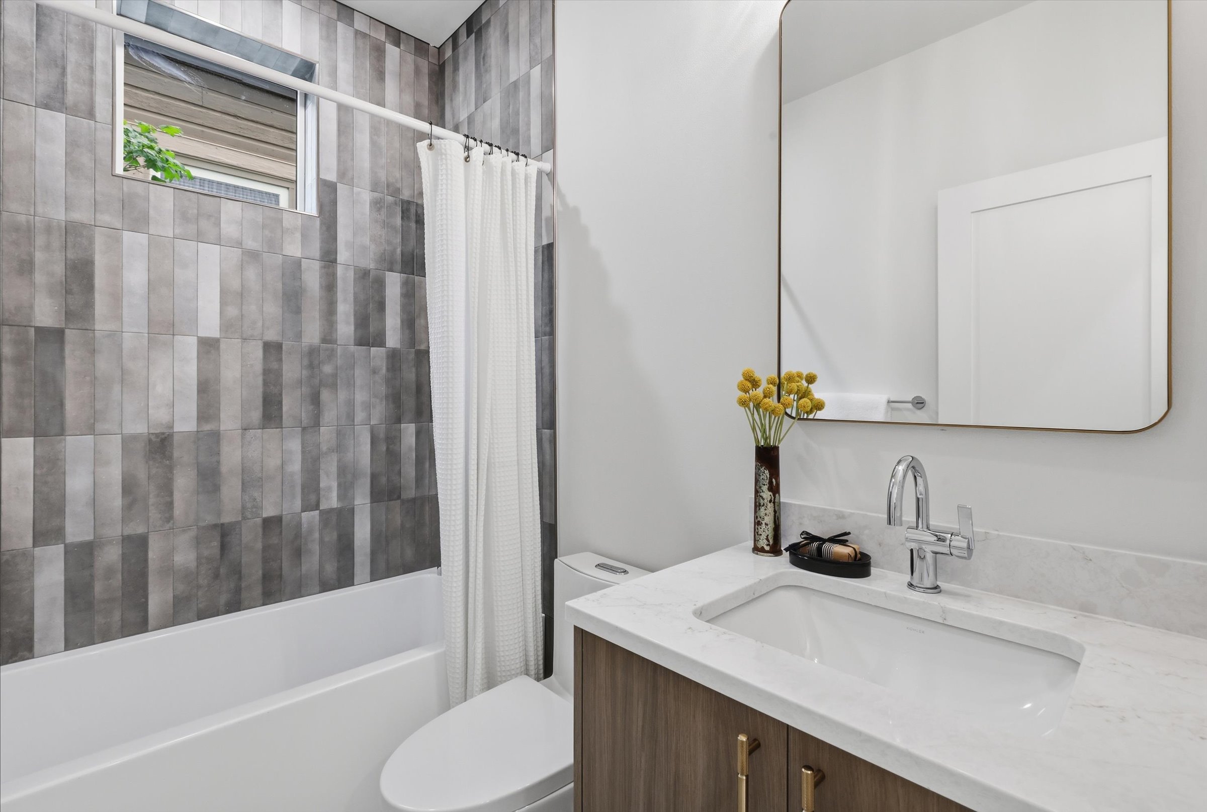  2019 Minor Ave E, Seattle, WA 98102 - 物件實景