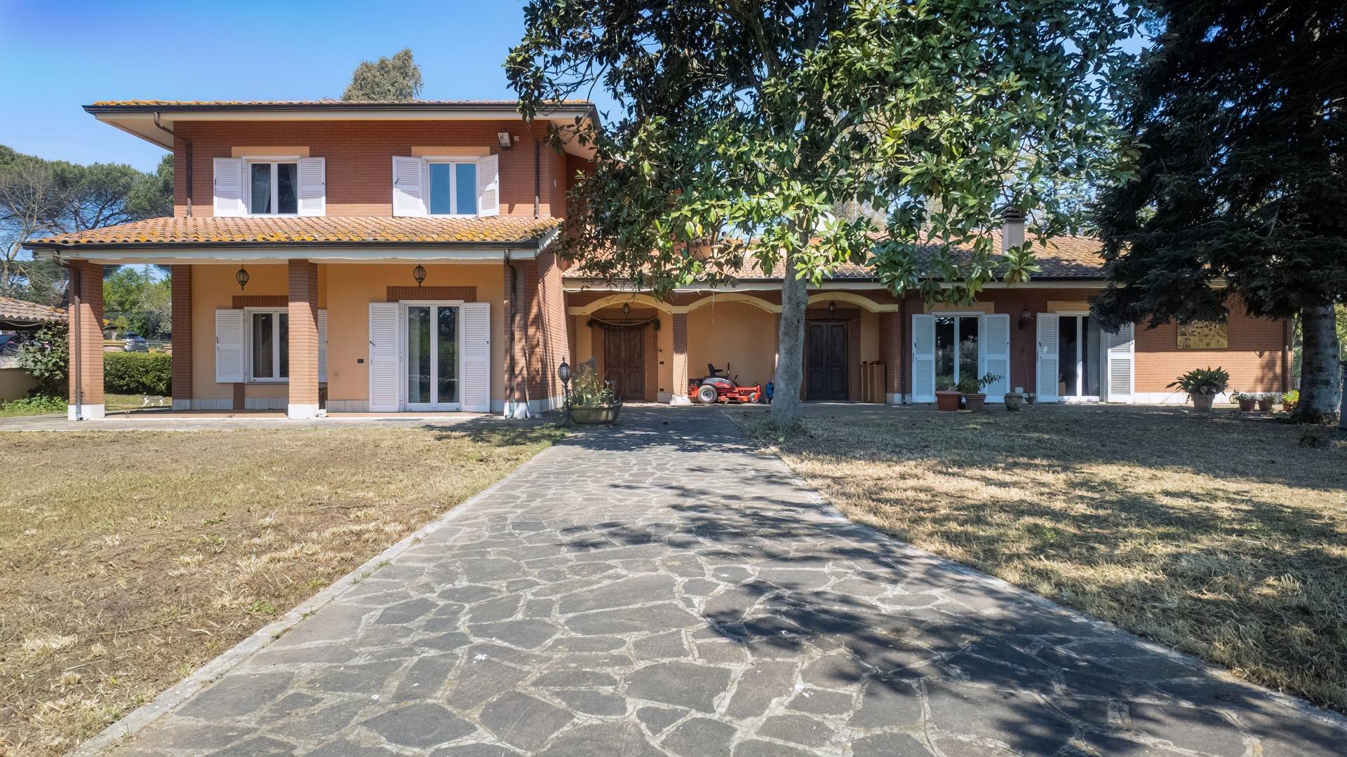 Roma, Roma, 00100, IT, 4 Bedrooms Bedrooms, ,4 BathroomsBathrooms,Residential,For Sale,1932410