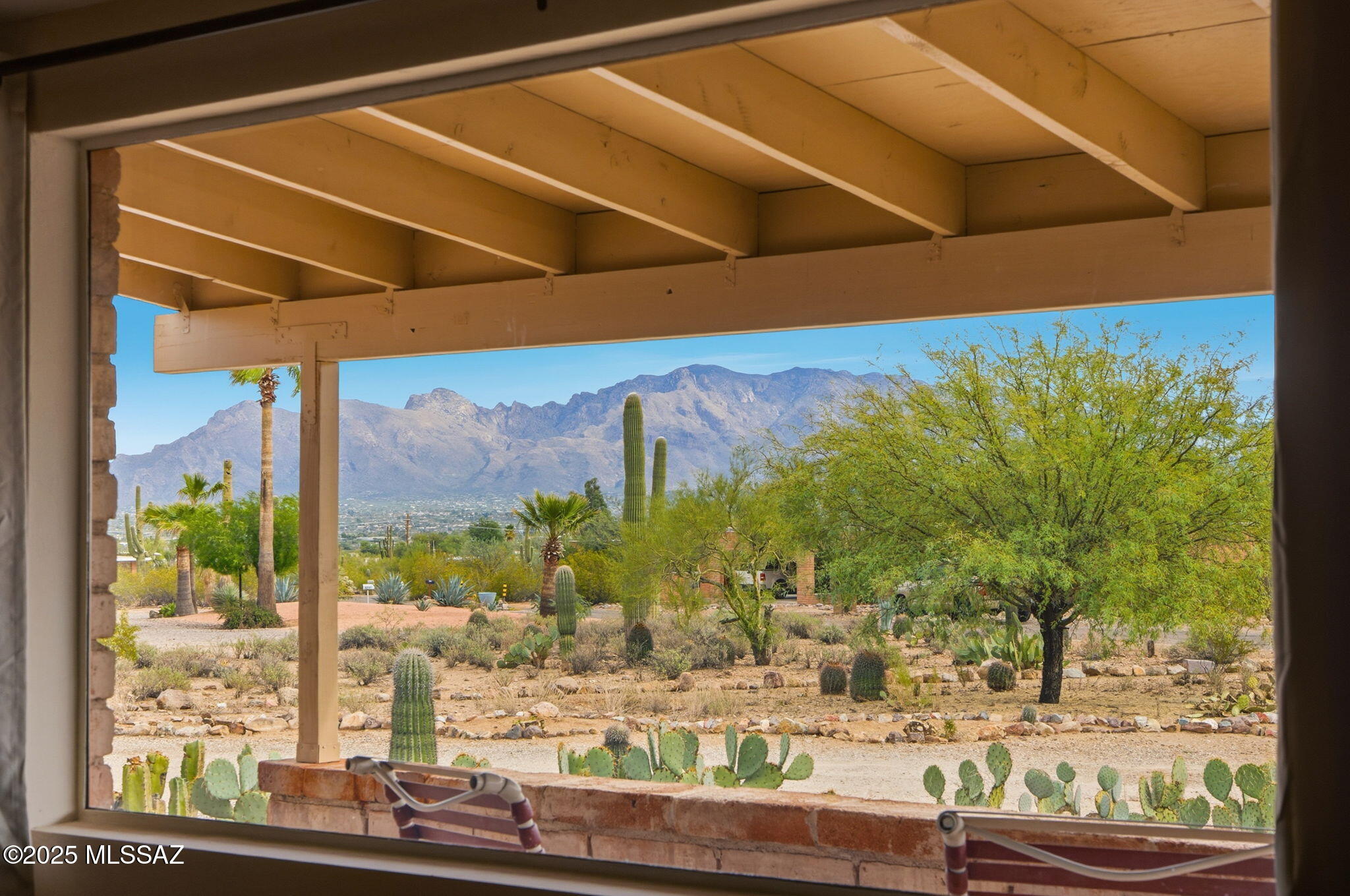 Tucson, Arizona, 85745, United States, 3 Bedrooms Bedrooms, ,3 BathroomsBathrooms,Residential,For Sale,1997512