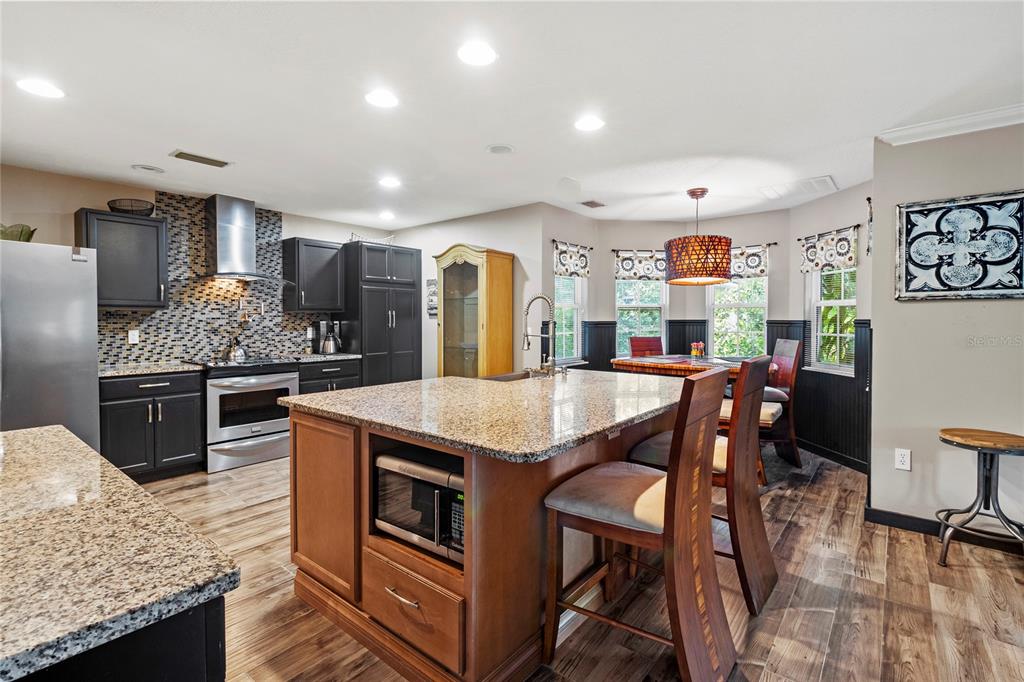 Bradenton, Florida, 34209, United States, 3 Bedrooms Bedrooms, ,3 BathroomsBathrooms,Residential,For Sale,1829594