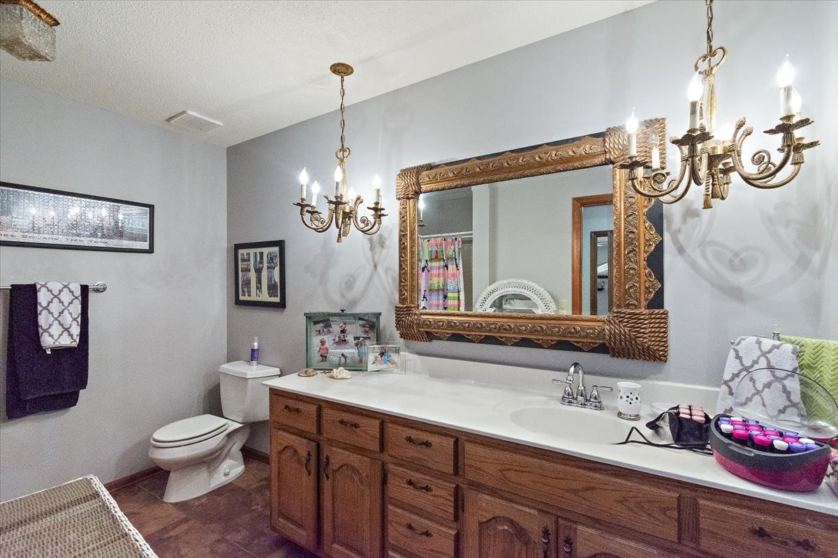 Five Points, Tennessee, 38457, United States, 4 Bedrooms Bedrooms, ,4 BathroomsBathrooms,Residential,For Sale,1902817