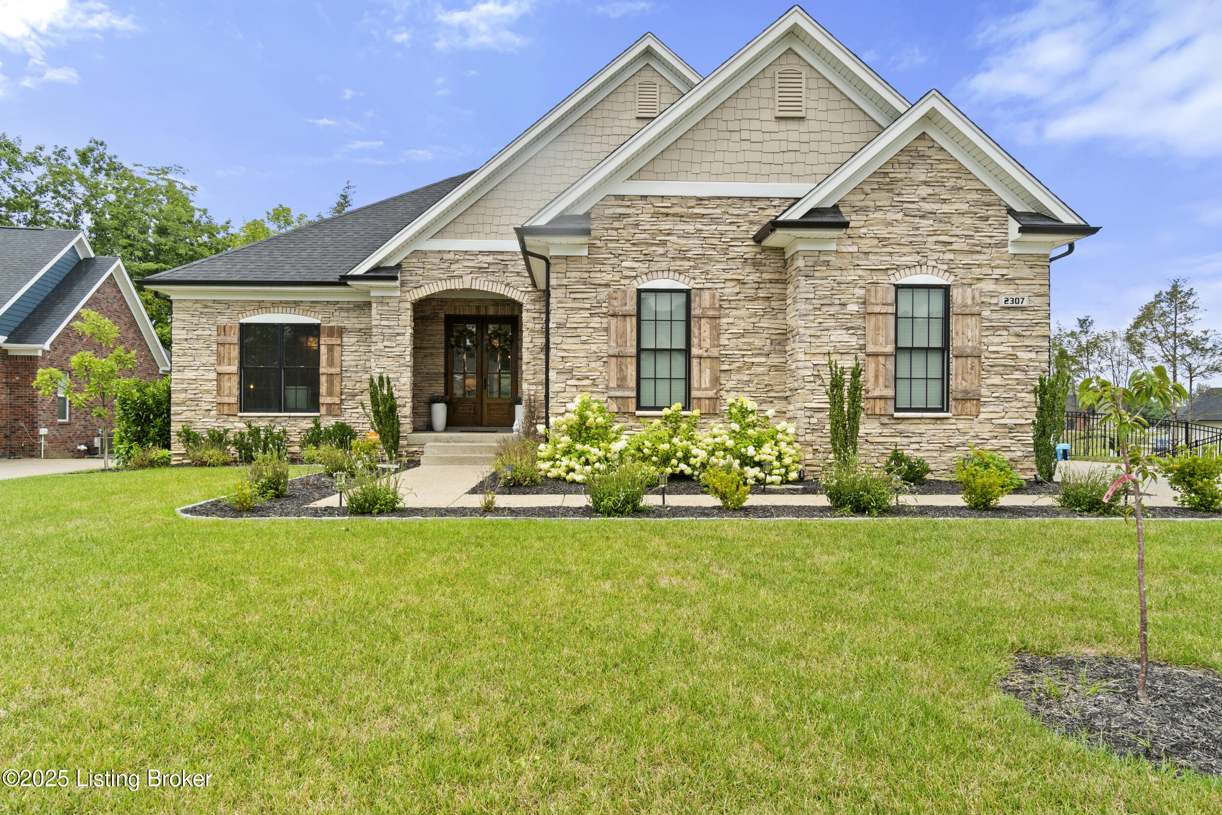 Fisherville, Kentucky, 40023, United States, 4 Bedrooms Bedrooms, ,4 BathroomsBathrooms,Residential,For Sale,1912269