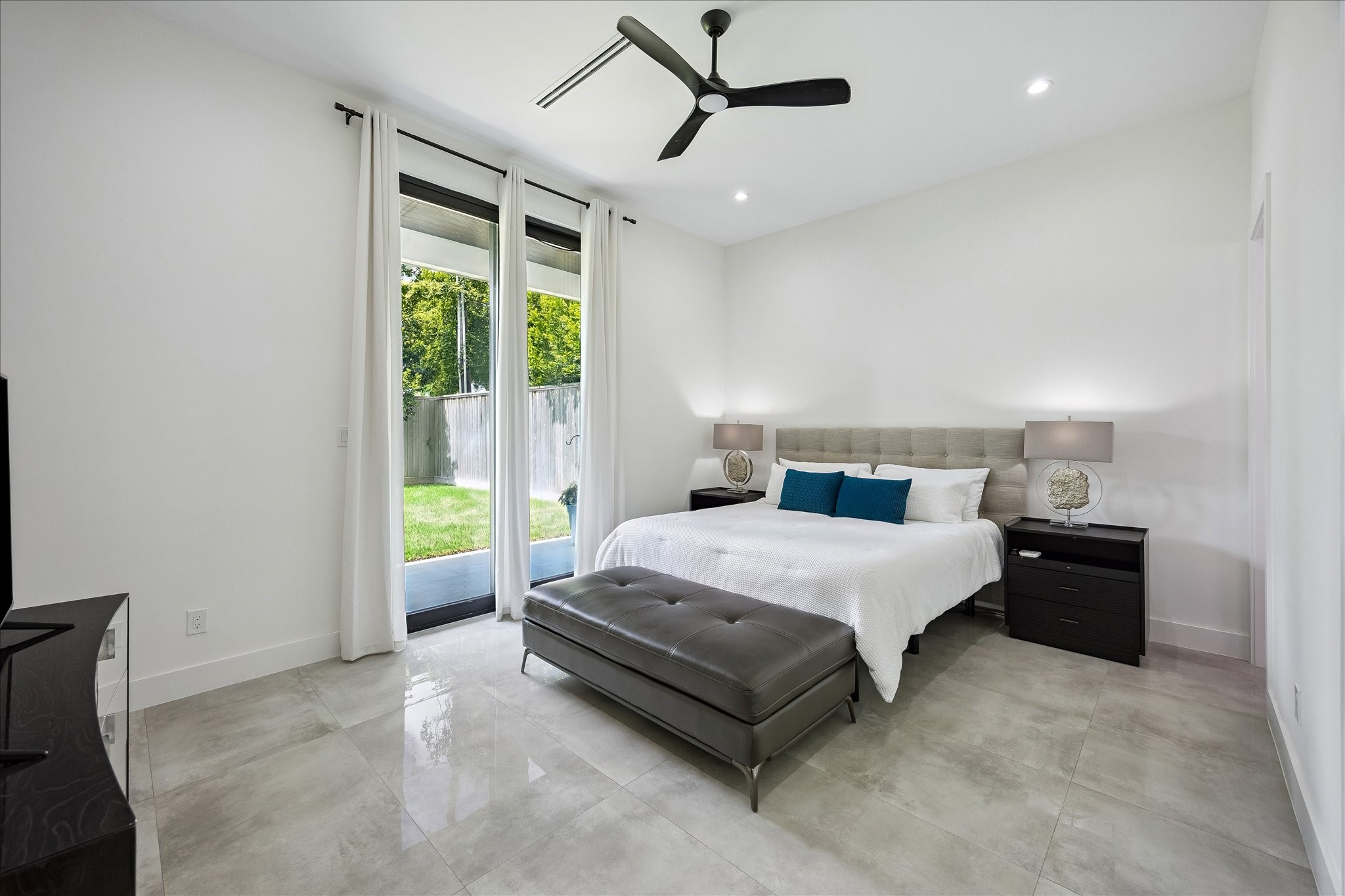  9909 Larston Street - 物件實景