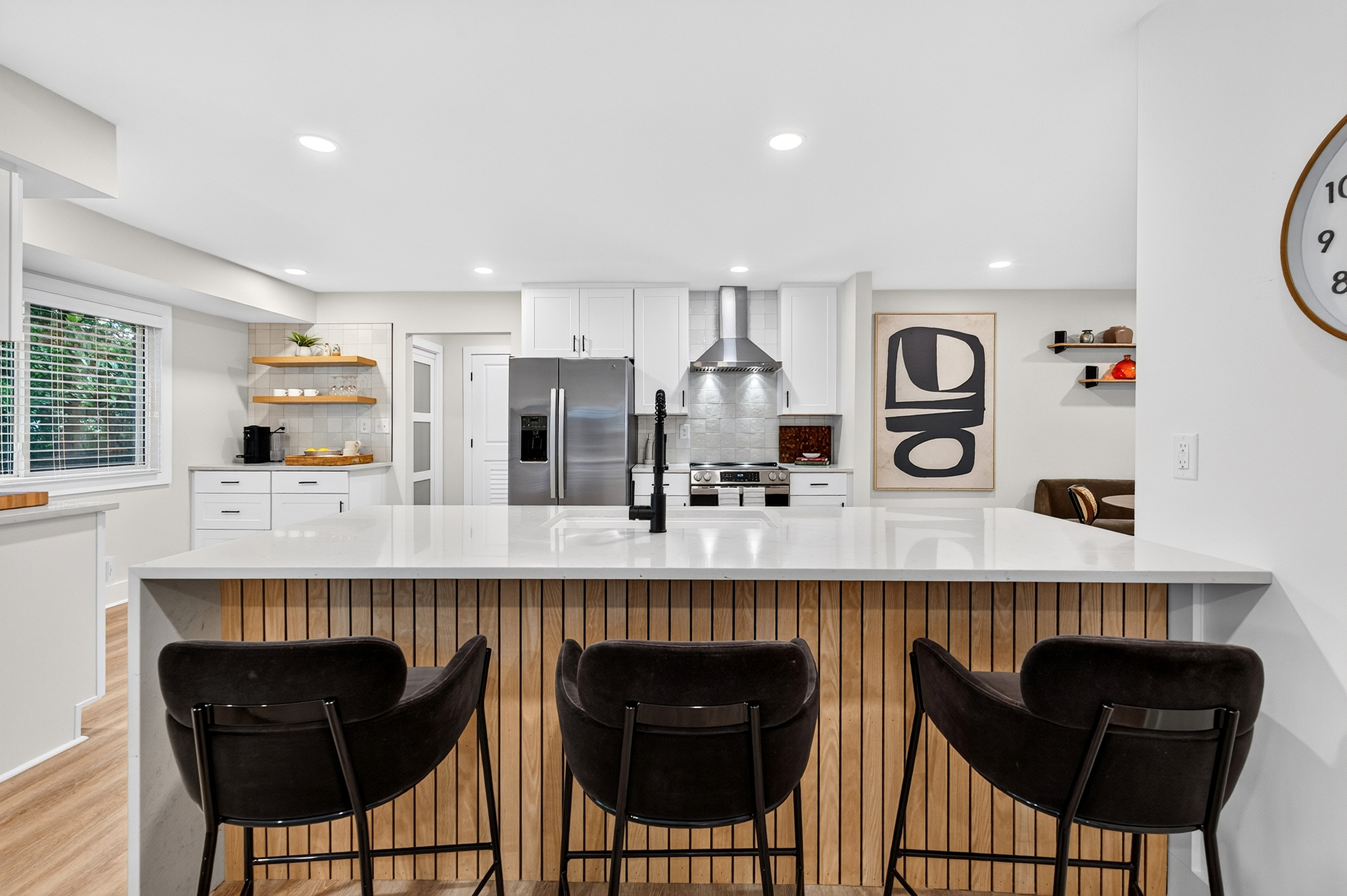  Completely Rebuilt from the Studs and Move-In Ready - 物件實景