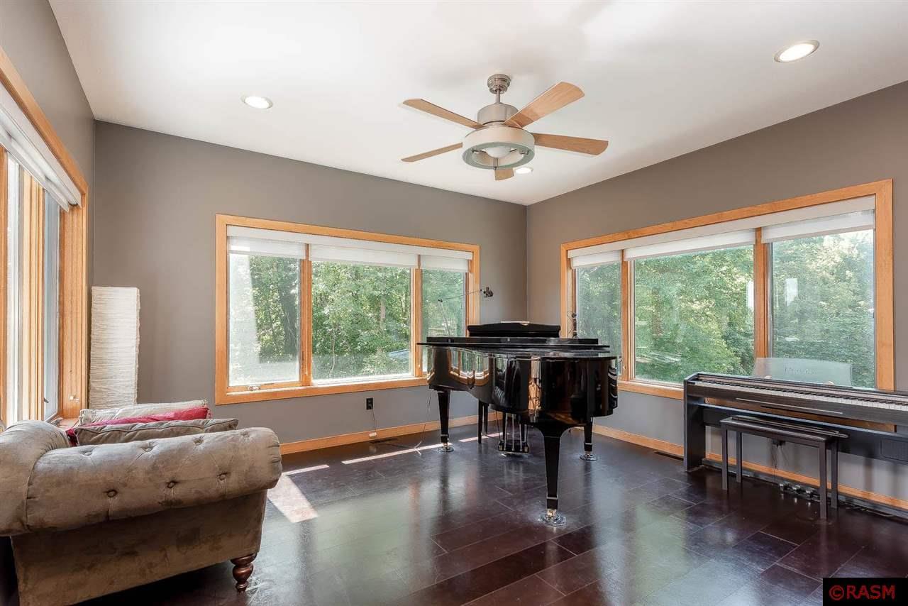 Mankato, Minnesota, 56001, United States, 5 Bedrooms Bedrooms, ,3 BathroomsBathrooms,Residential,For Sale,1976470