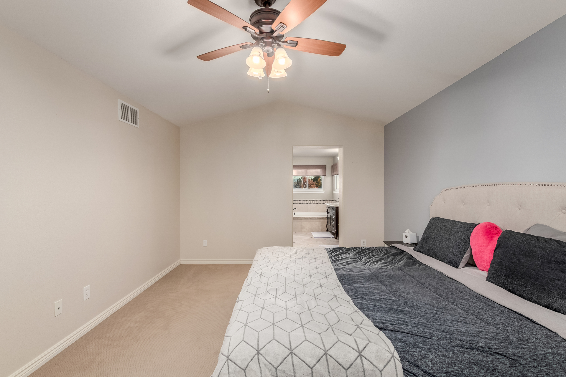 Highlands Ranch, Colorado, 80129, United States, 4 Bedrooms Bedrooms, ,3 BathroomsBathrooms,Residential,For Sale,1987308