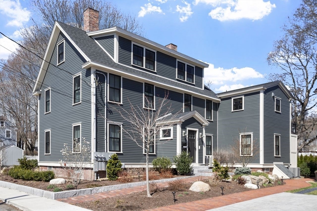 Amesbury, Massachusetts, 01913, United States, 2 Bedrooms Bedrooms, ,2 BathroomsBathrooms,Residential,For Sale,2049079