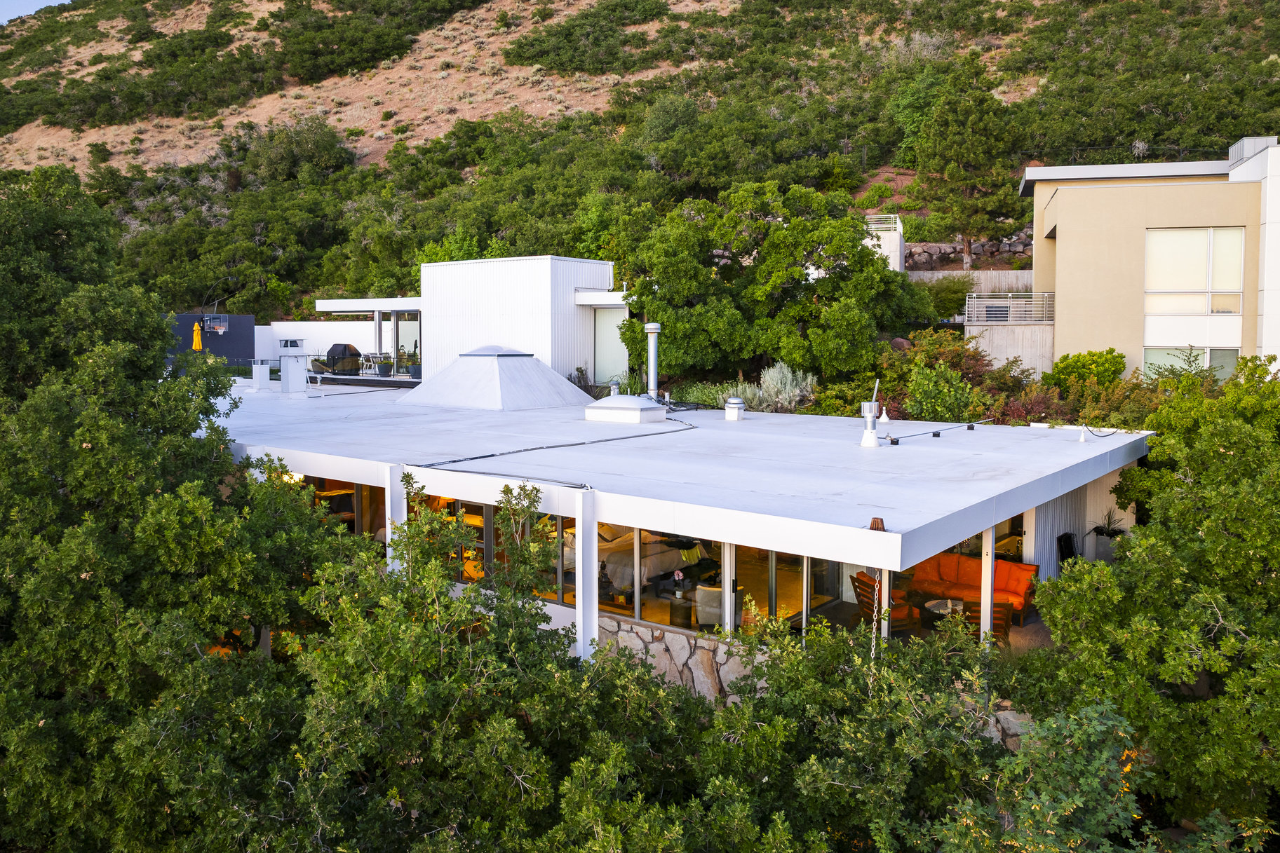  A Mid-Century Masterpiece with Soul and Provenance - 物件實景