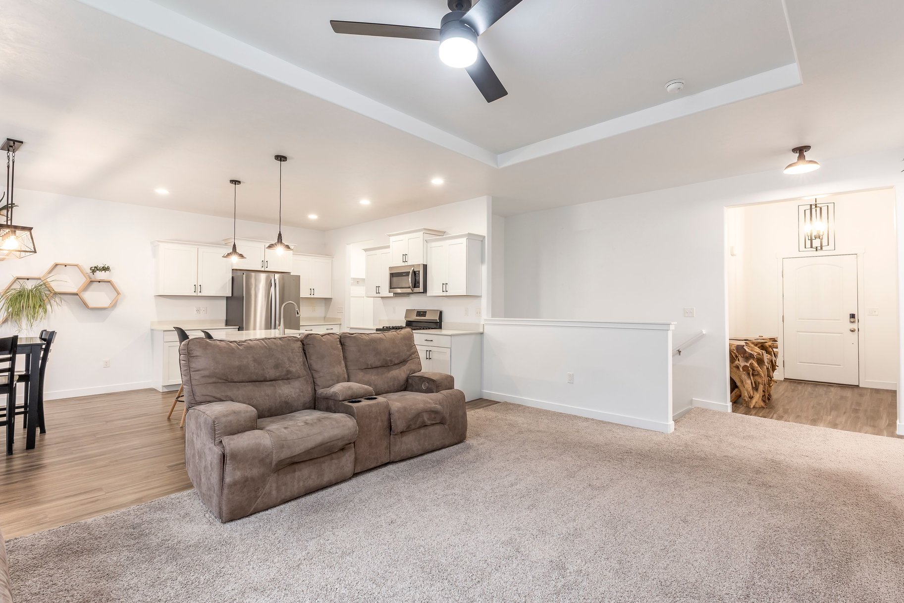  Fresh Lakepoint Find with Fast Airport Access - 物件實景