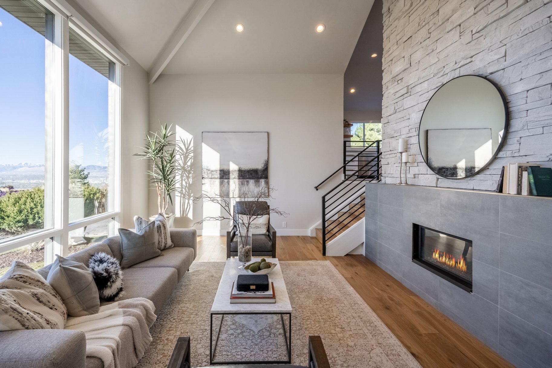  Stunning East Capitol Renovation - 物件實景