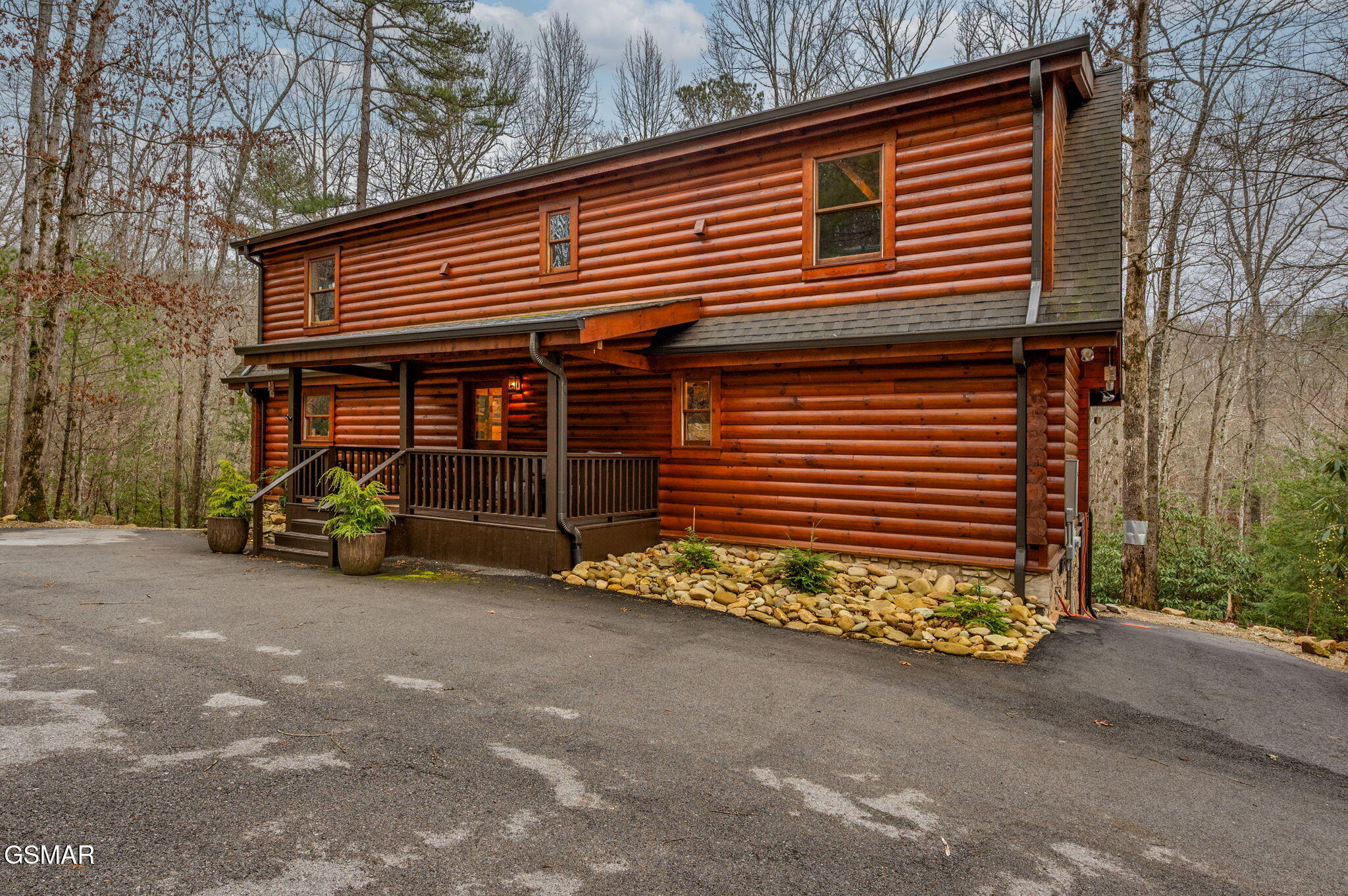 Walland, Tennessee, 37886, United States, 3 Bedrooms Bedrooms, ,4 BathroomsBathrooms,Residential,For Sale,2008541