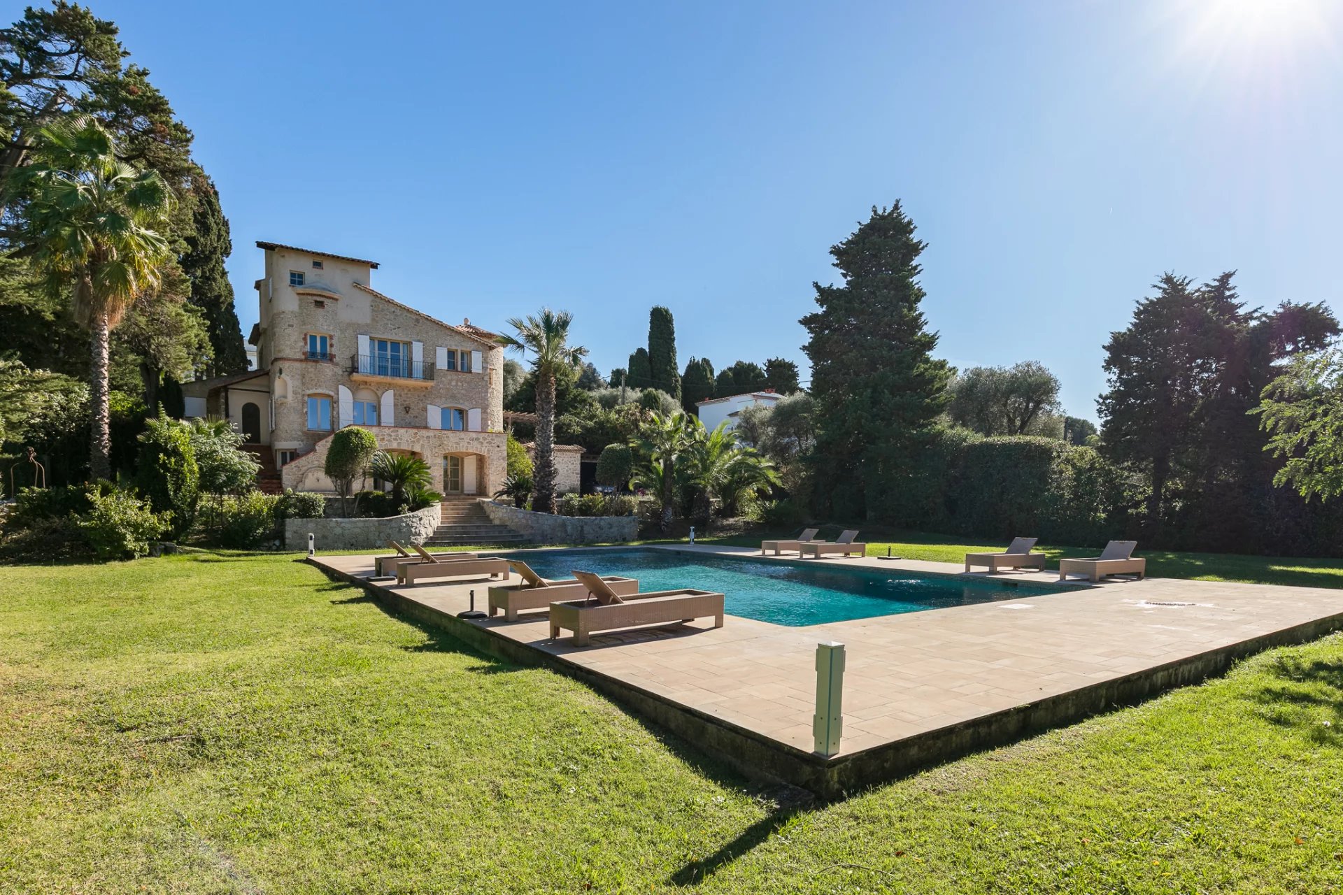 Antibes, Provence-Alpes-Côte d’Azur, 06600, FR, 6 Bedrooms Bedrooms, ,Residential,For Sale,1986252