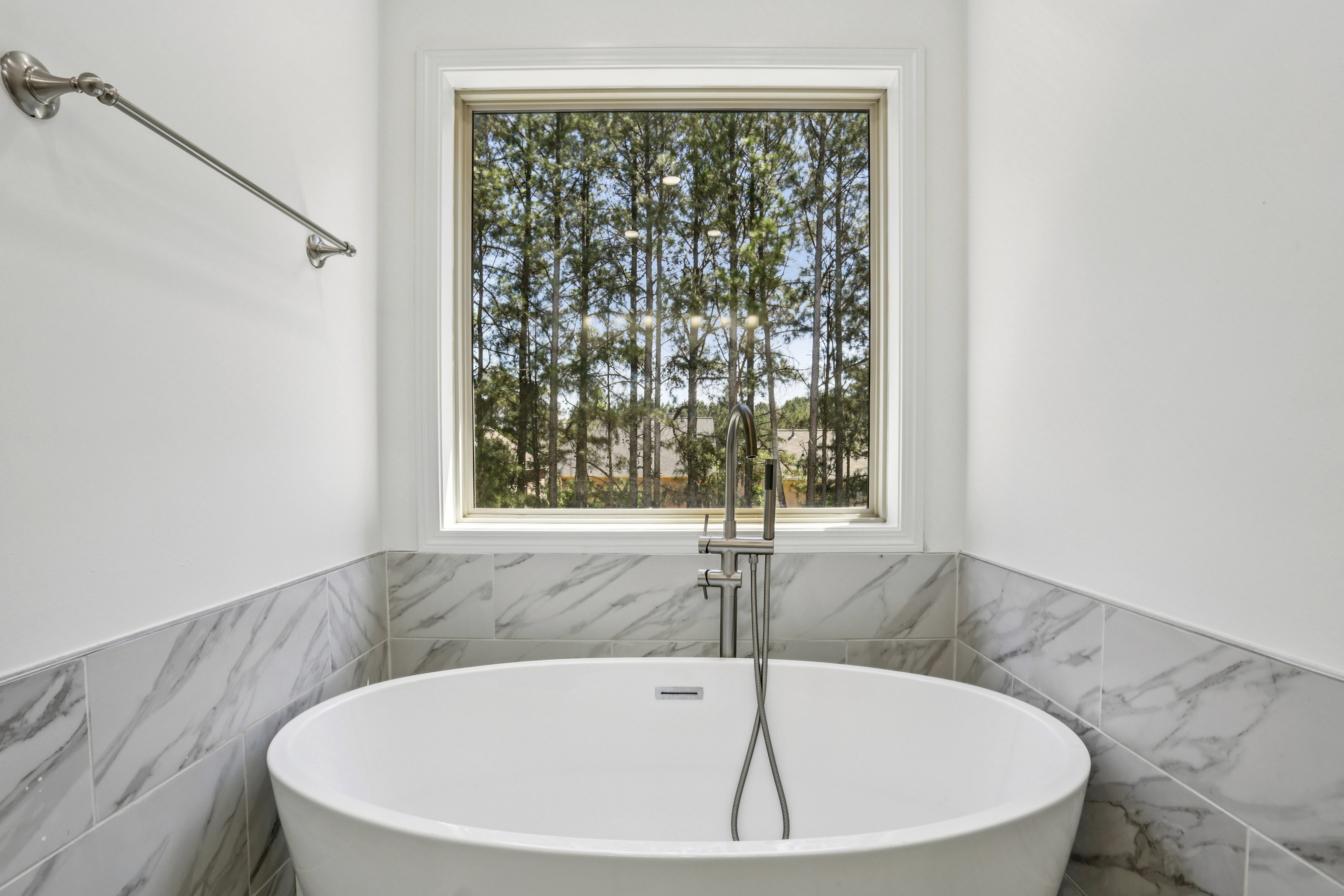  Spacious Three Level Townhome in the Desirable Thorncrest Community - 物件實景