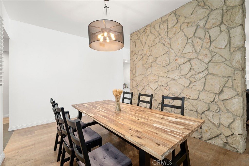 Beverly Hills, California, 90212, United States, 2 Bedrooms Bedrooms, ,2 BathroomsBathrooms,Residential,For Sale,1912615