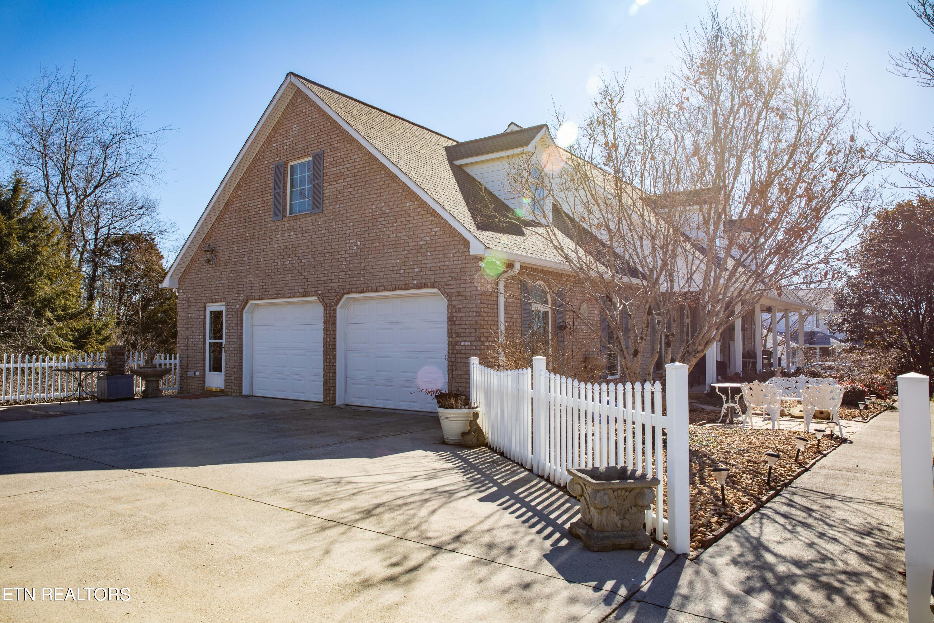 New Tazewell, Tennessee, 37825, United States, 5 Bedrooms Bedrooms, ,4 BathroomsBathrooms,Residential,For Sale,1795344