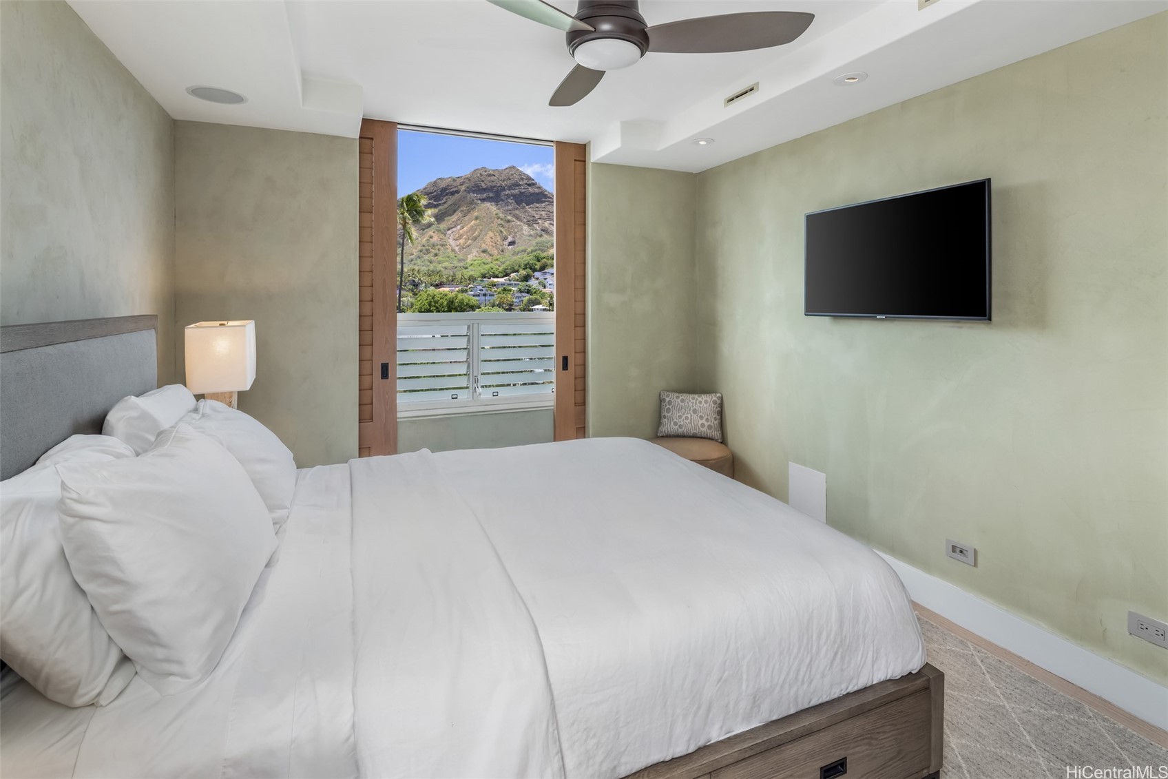 Honolulu, Hawaii, 96815, United States, 2 Bedrooms Bedrooms, ,2 BathroomsBathrooms,Residential,For Sale,1938853