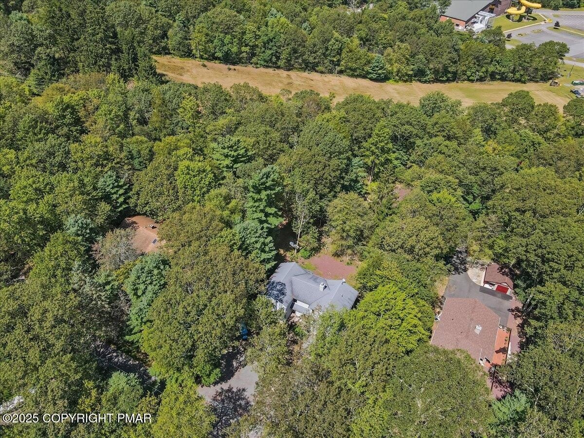 Lake Harmony, Pennsylvania, 18624, United States, 8 Bedrooms Bedrooms, ,4 BathroomsBathrooms,Residential,For Sale,1914089