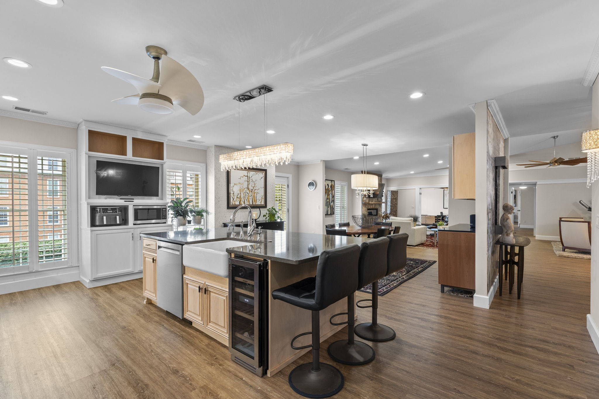  Beautifully renovated single-level condominium - 物件實景