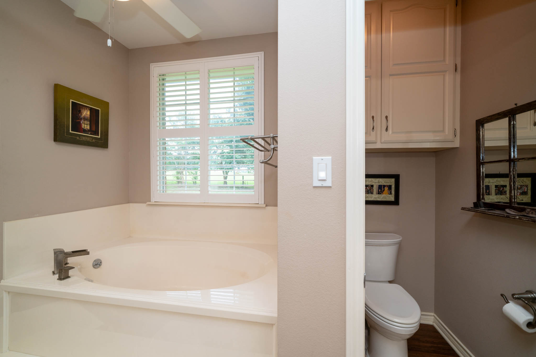 Jacksonville, Texas, 75766, United States, 3 Bedrooms Bedrooms, ,4 BathroomsBathrooms,Residential,For Sale,1984129