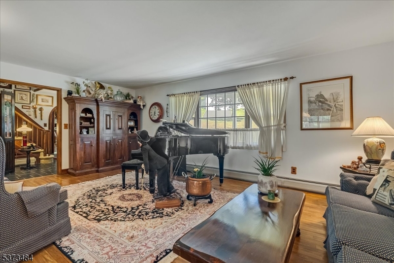 West Milford Twp., New Jersey, 07480-1601, United States, 4 Bedrooms Bedrooms, ,3 BathroomsBathrooms,Residential,For Sale,1928755