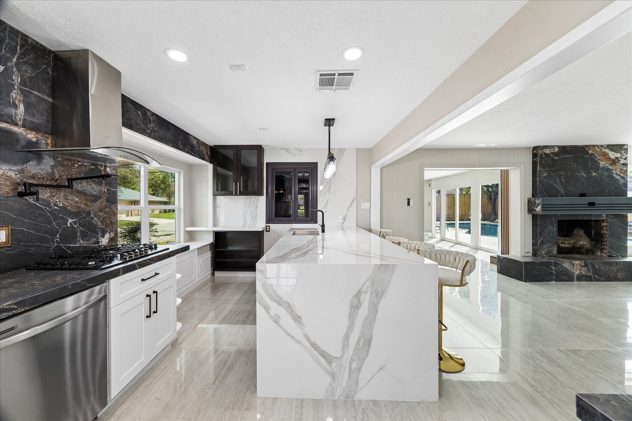  2302 Brooktree Drive - 物件實景