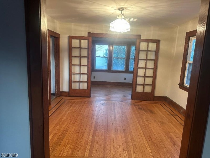 Rutherford Boro, New Jersey, 07070, United States, 3 Bedrooms Bedrooms, ,2 BathroomsBathrooms,Residential,For Sale,1983720