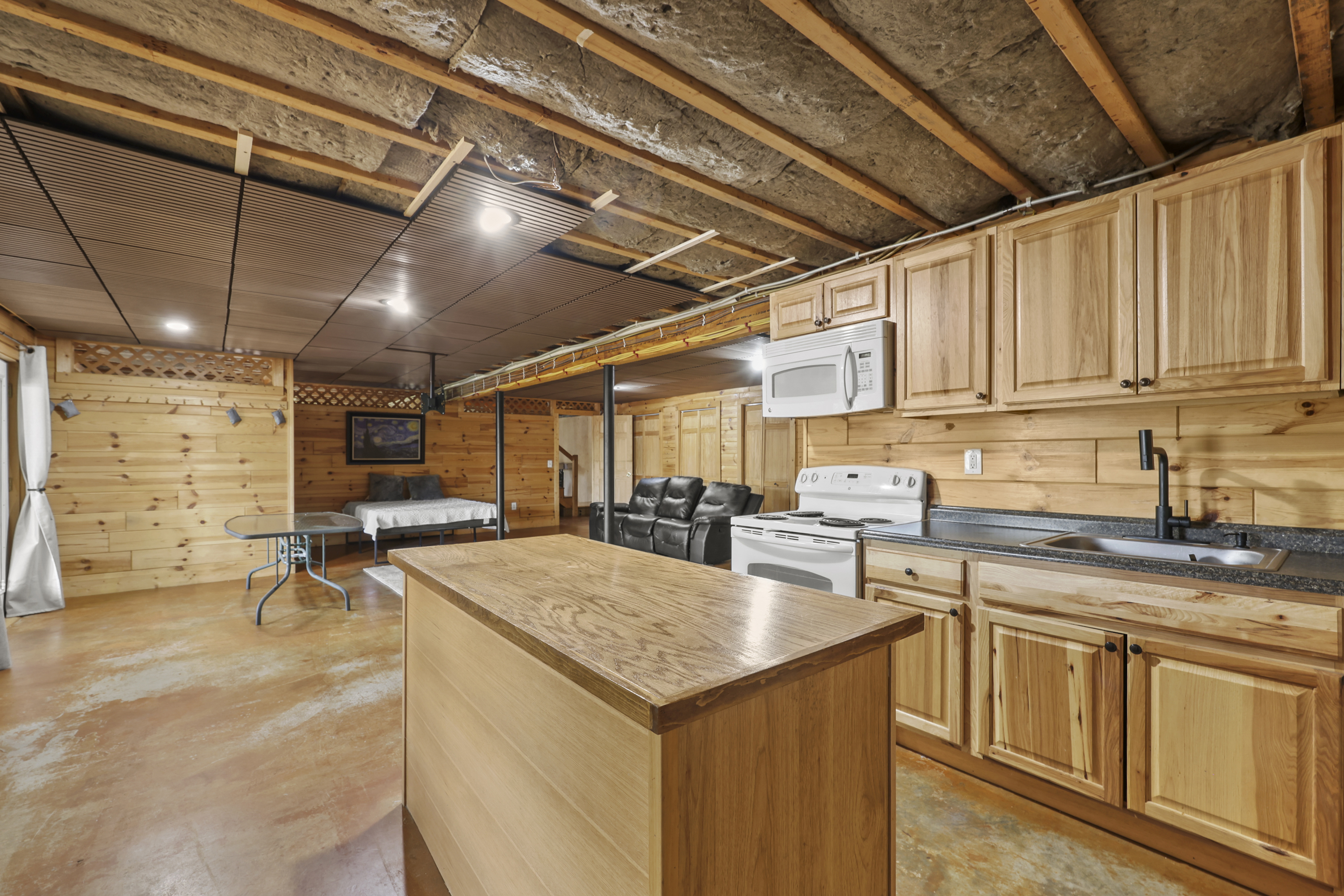  Berkshires Log Home Retreat with Wildlife Pond & Guest Apartment - 物件實景