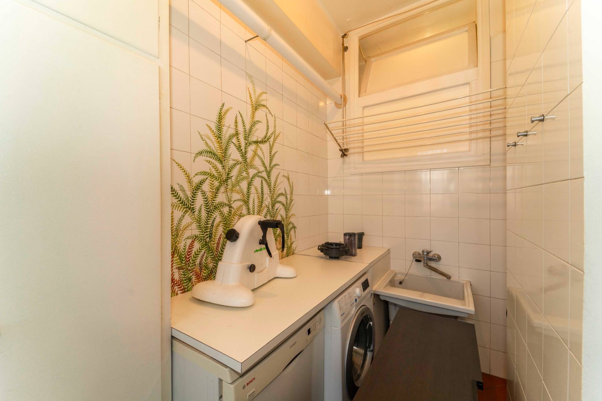 Torino, Torino, 10100, IT, 4 Bedrooms Bedrooms, ,3 BathroomsBathrooms,Residential,For Sale,1989083