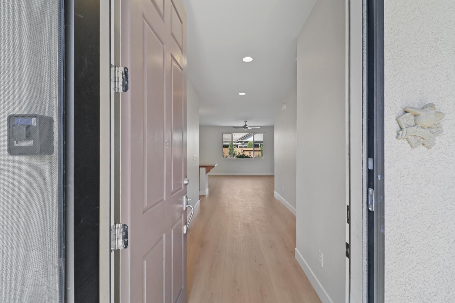 Elk Grove, California, 95757, United States, 3 Bedrooms Bedrooms, ,2 BathroomsBathrooms,Residential,For Sale,1917062