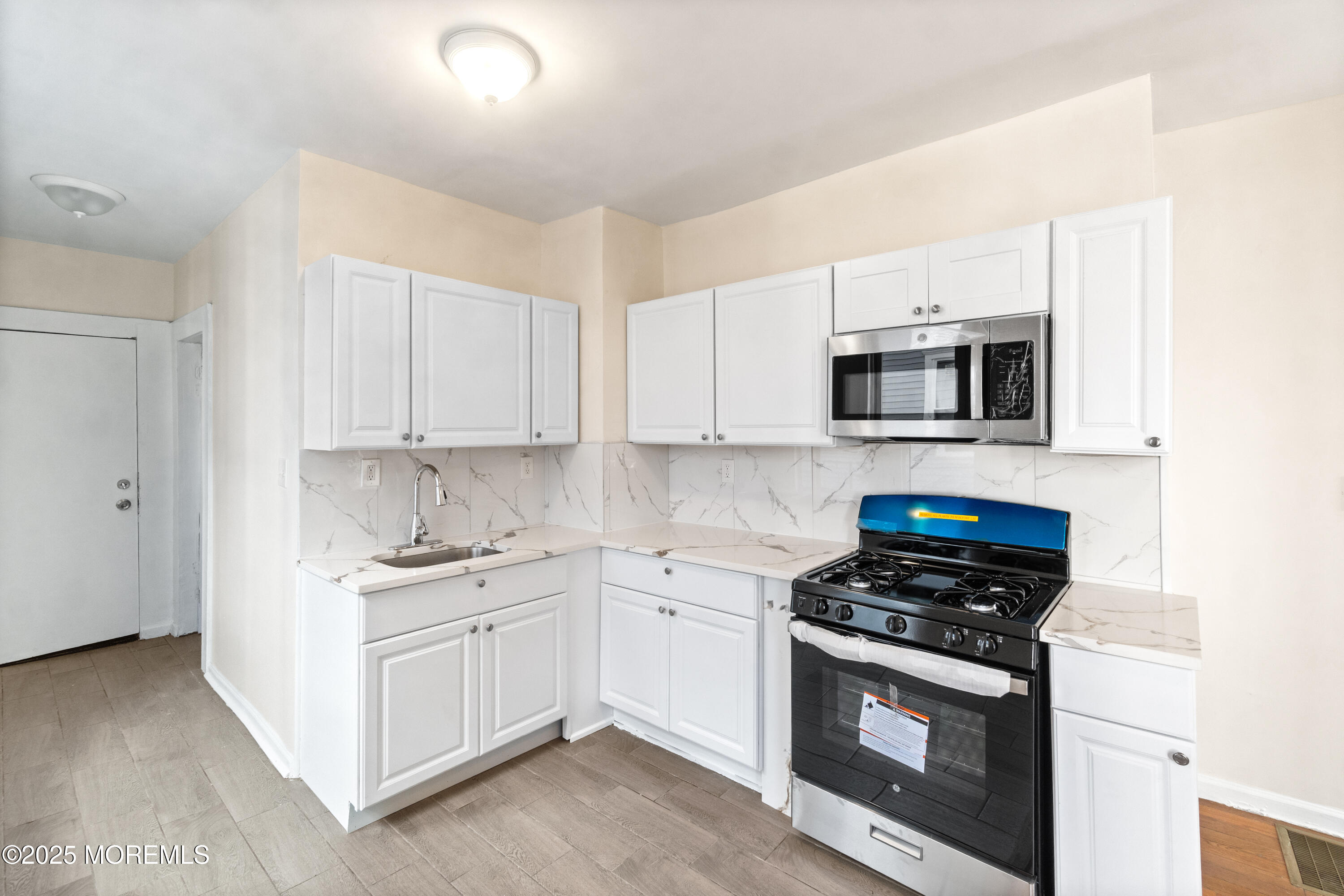 Newark, New Jersey, 07112, United States, 5 Bedrooms Bedrooms, ,2 BathroomsBathrooms,Residential,For Sale,2008185