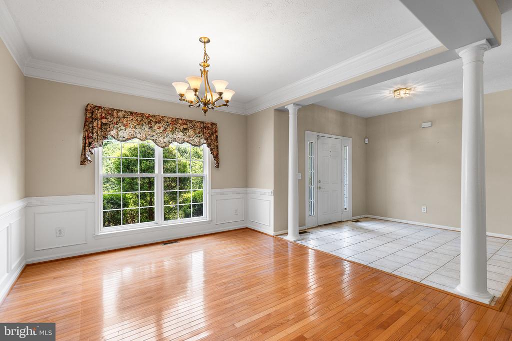 Fredericksburg, Virginia, 22401, United States, 5 Bedrooms Bedrooms, ,3 BathroomsBathrooms,Residential,For Sale,1920807