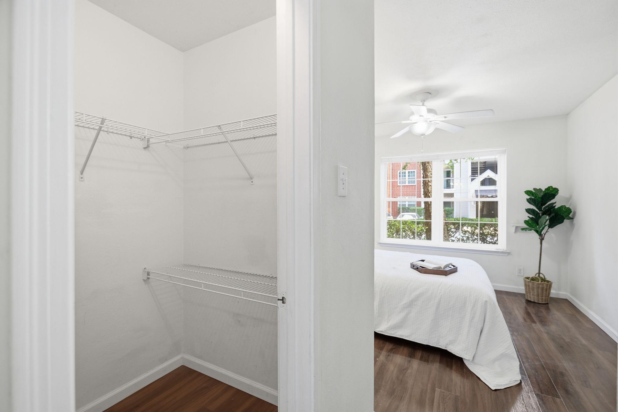  3303 Wyndham Circle, Alexandria, VA, 22302 - 物件實景
