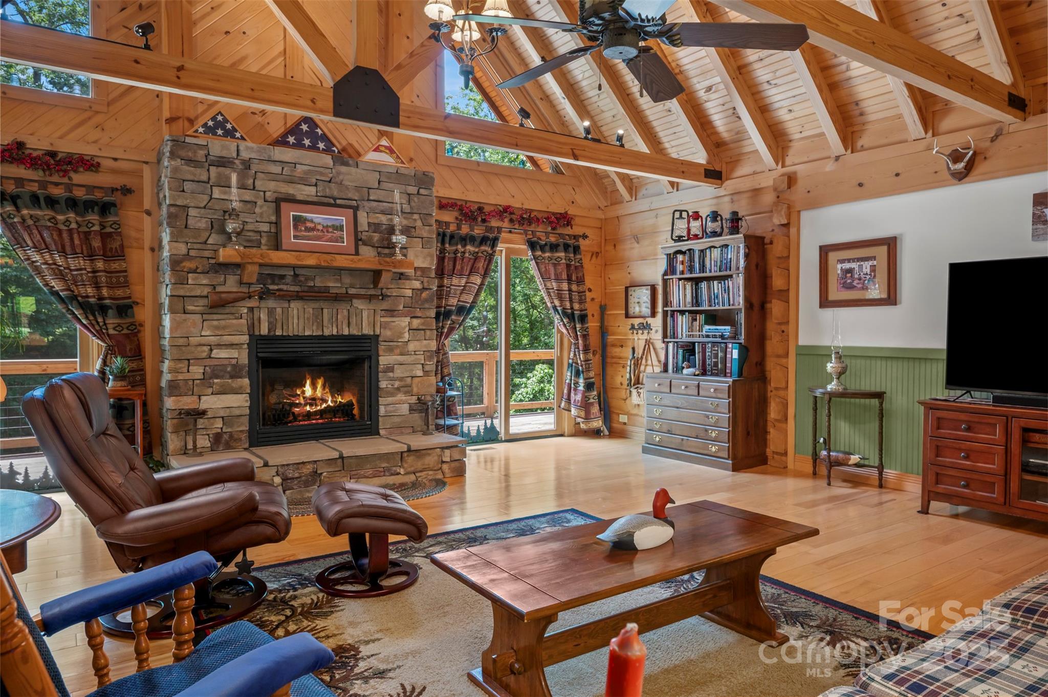 Saluda, North Carolina, 28773, United States, 3 Bedrooms Bedrooms, ,3 BathroomsBathrooms,Residential,For Sale,1996428