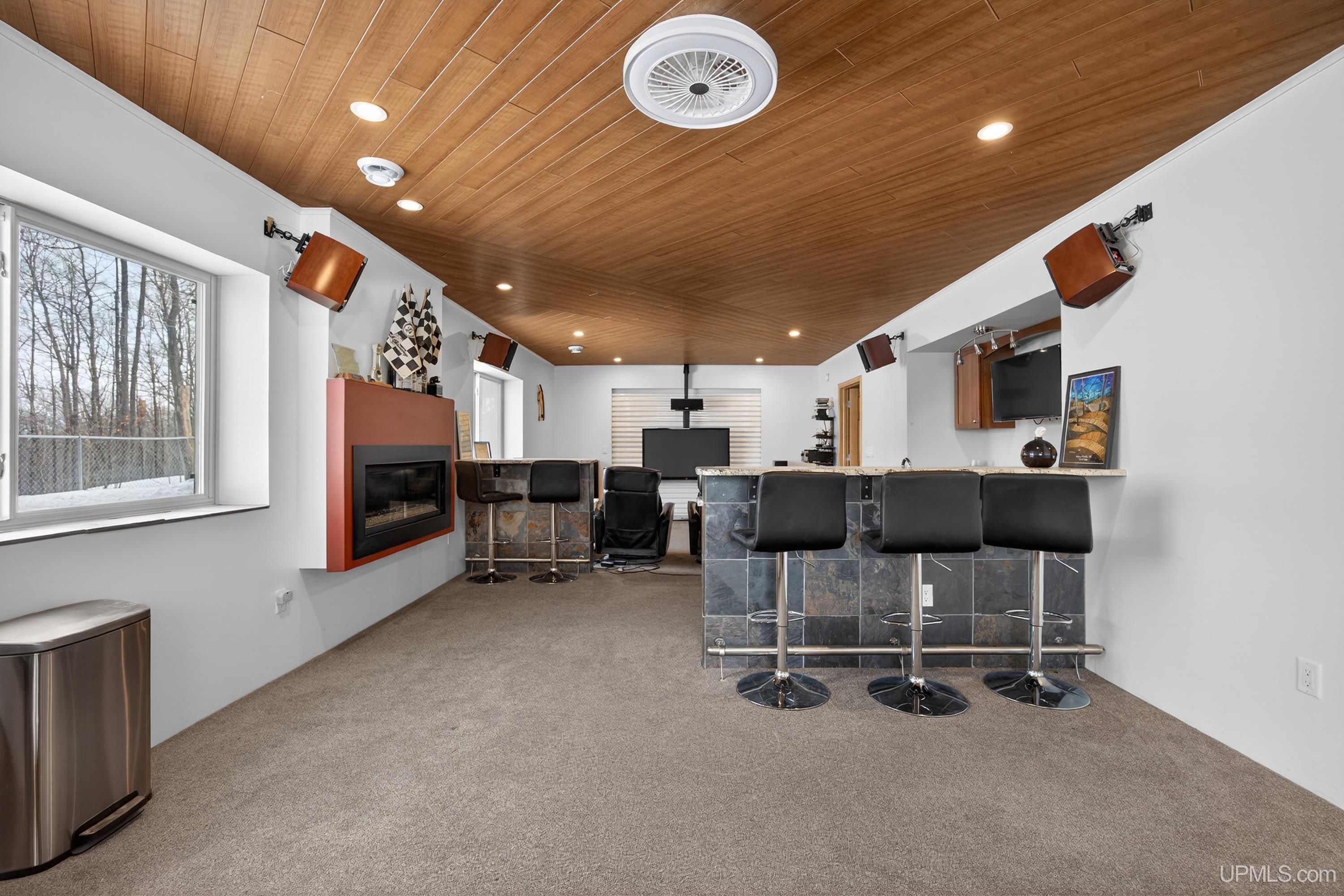 Houghton, Michigan, 49931, United States, 3 Bedrooms Bedrooms, ,4 BathroomsBathrooms,Residential,For Sale,2029605